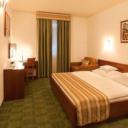 Best Western Airport Hotel Stella Velika Mlaka Zewnętrze zdjęcie