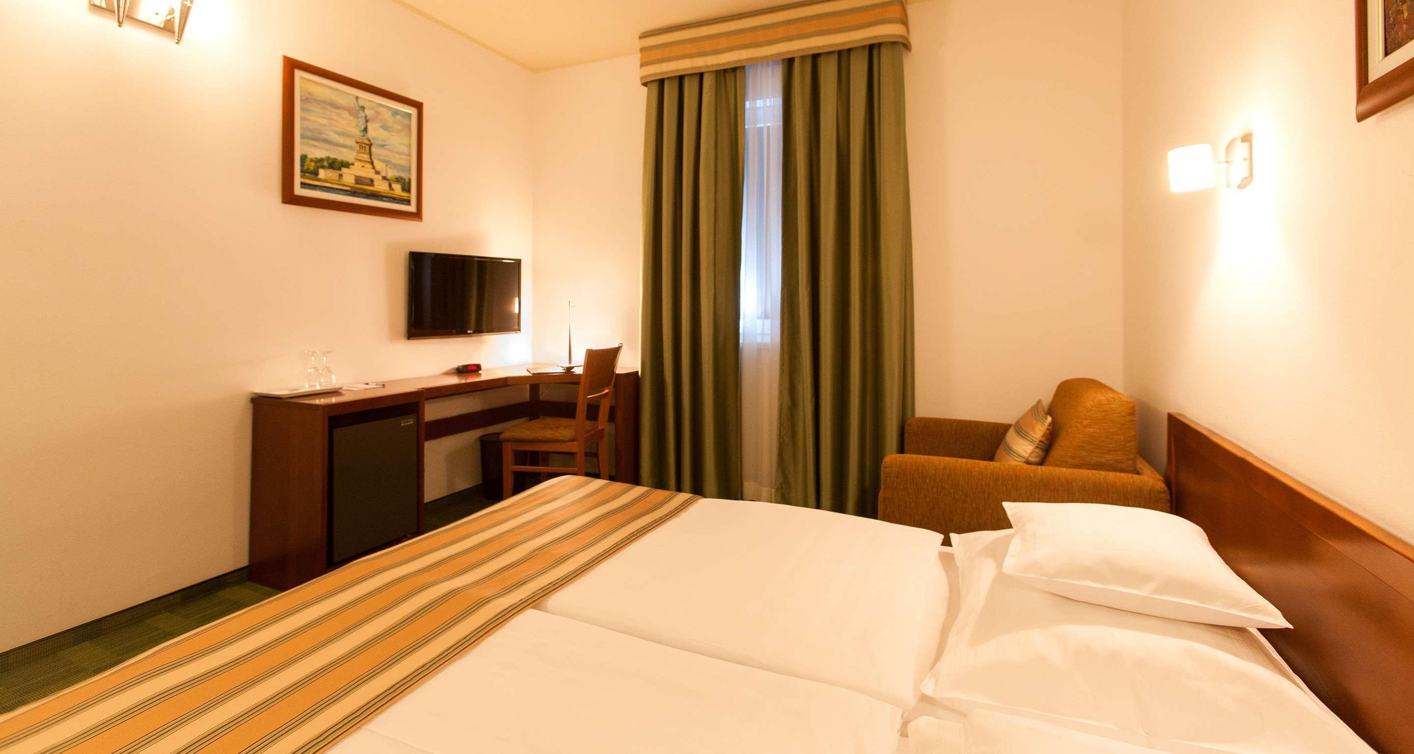 Best Western Airport Hotel Stella Velika Mlaka Zewnętrze zdjęcie