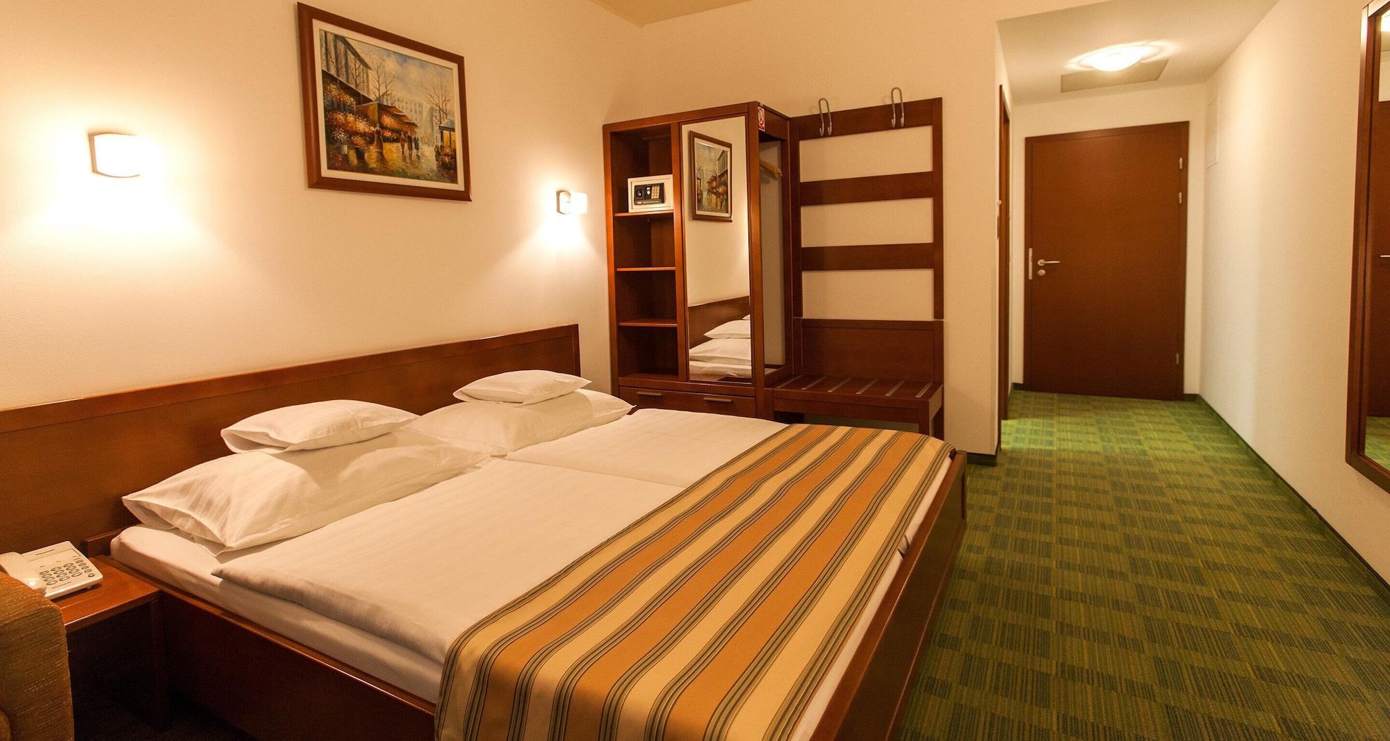 Best Western Airport Hotel Stella Velika Mlaka Zewnętrze zdjęcie