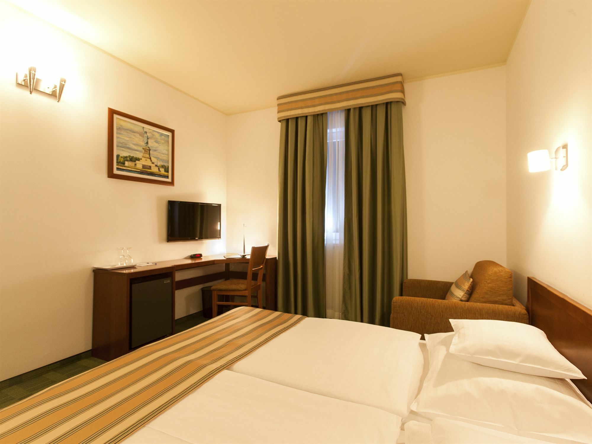 Best Western Airport Hotel Stella Velika Mlaka Zewnętrze zdjęcie